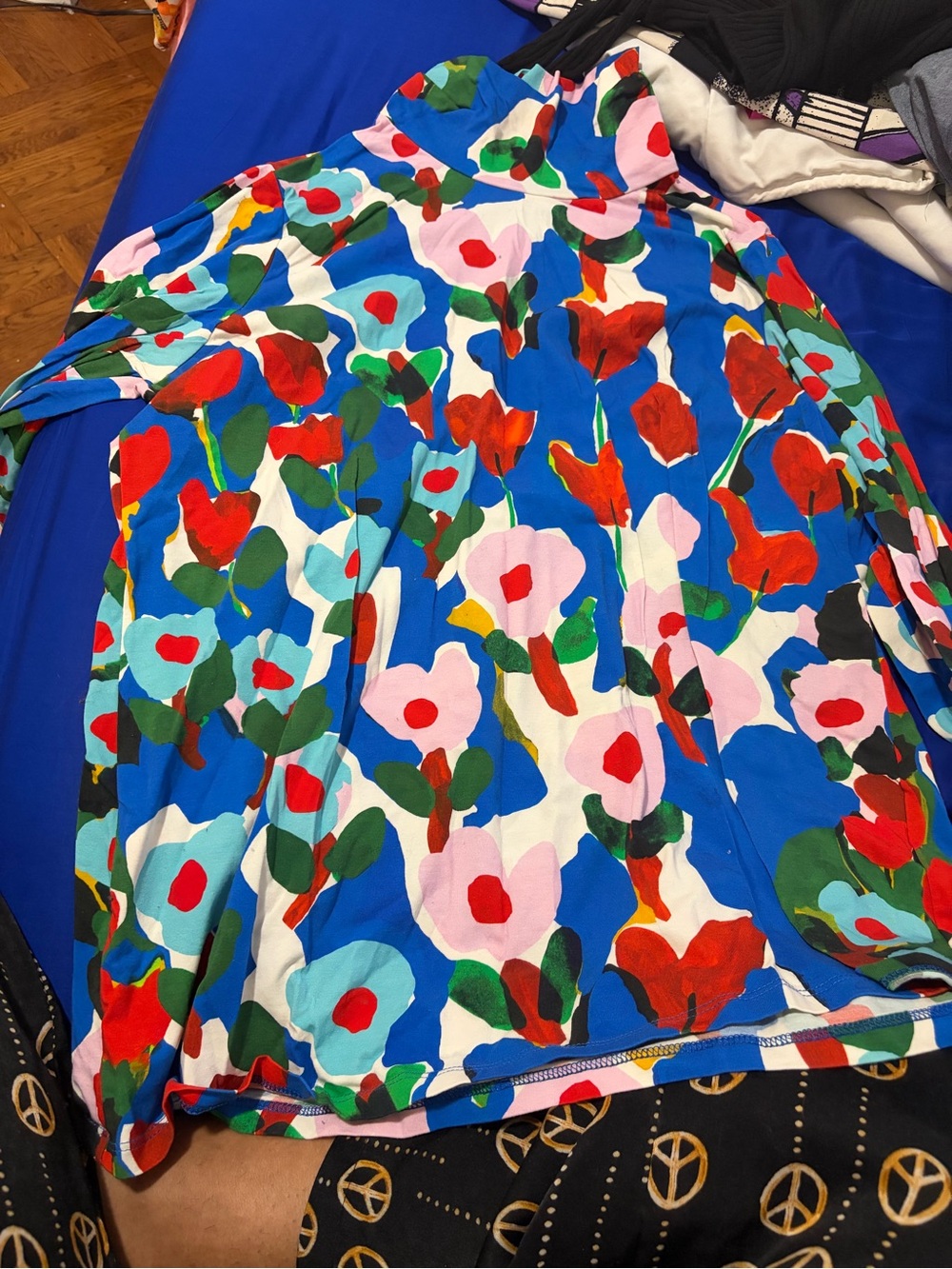 Women's Long Sleeve Floral Print Tee in Blue